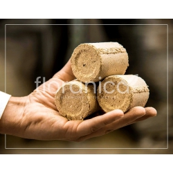 Brykiet drzewny 100% prasowany brykiet z drewna okrągły Brykiet Ekologiczny 20kg w kartonie idealny do kominka
